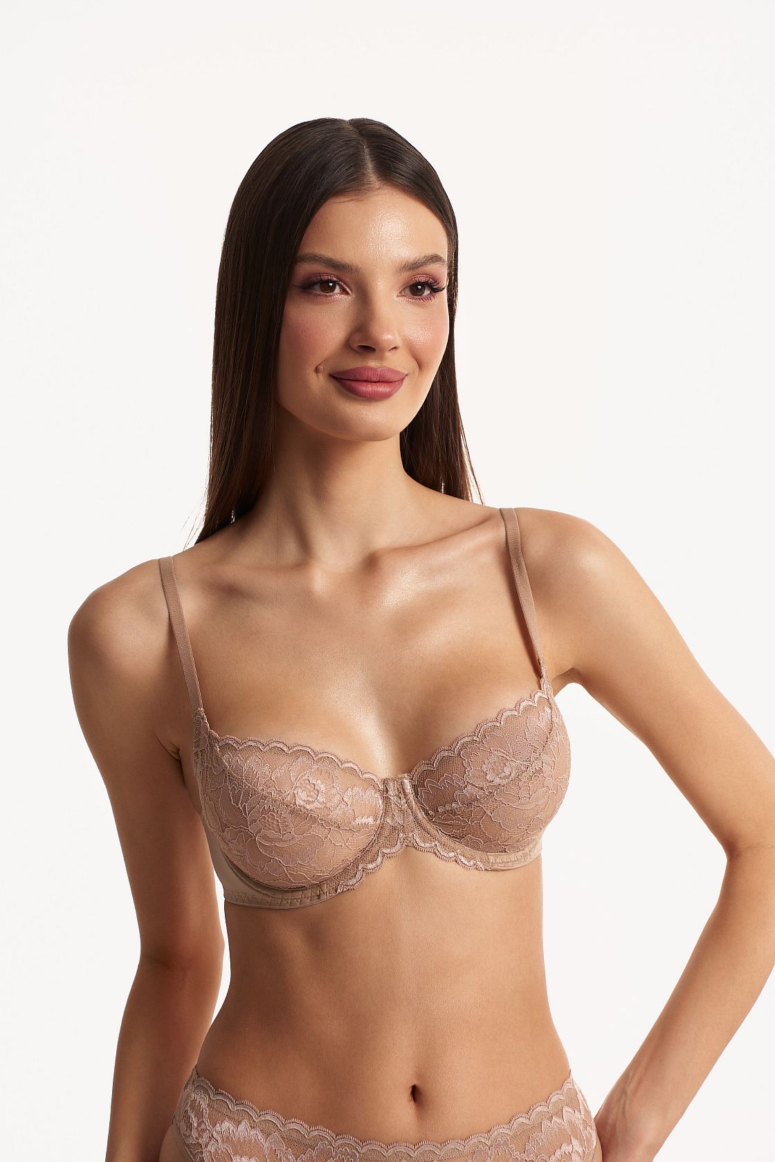 Бюстгальтер с мягкой чашкой