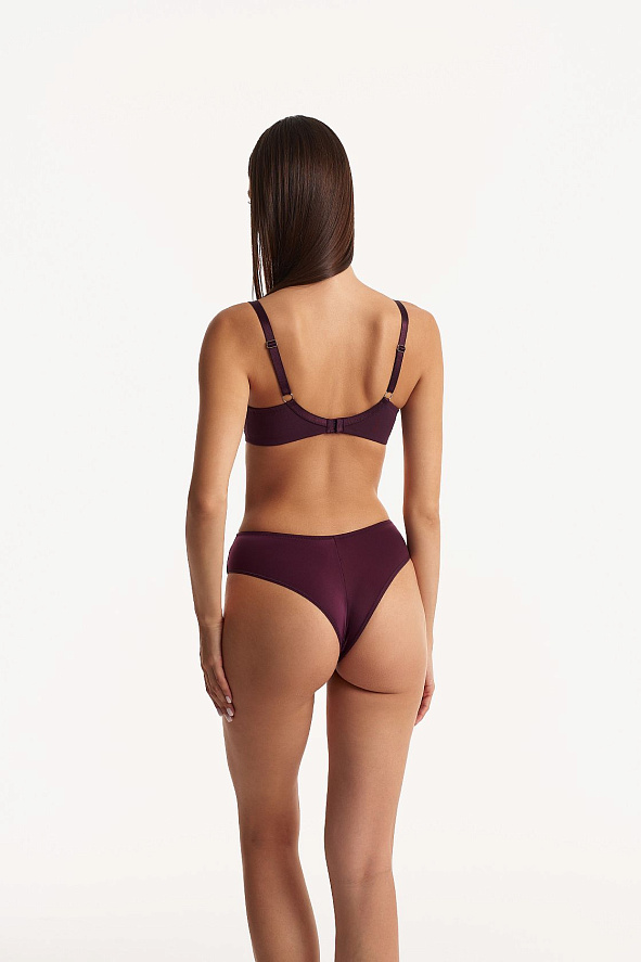 Бюстгальтер с мягкой чашкой