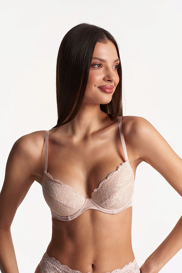 Бюстгальтер с пуш-ап вкладышами